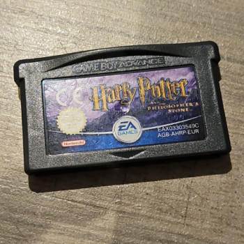 HARRY POTTER AND THE PHILOSOPHERS STONE GAMEBOY ADVANCE