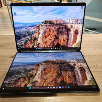 LENOVO YOGA 9 i7 1355U 16GB 1TBSSD XE GRAPHICS