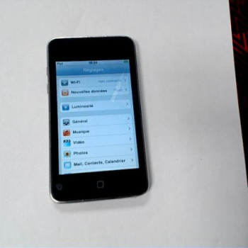 APPLE IPOD TOUCH 8GB 2GEN