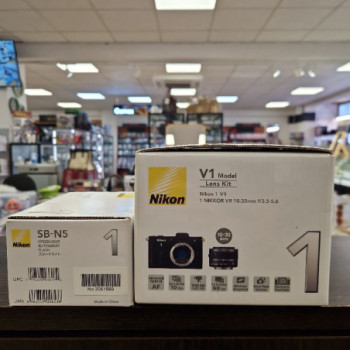 NIKON V1 MODEL LENS KIT 10-30MM F3.5-5.6