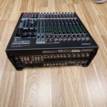 TABLE DE MIXAGE YAMAHA MGP16X