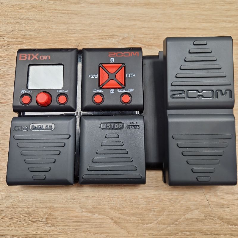 DISC ZOOM B1XON BASS MULTI EFFECTS PEDAL