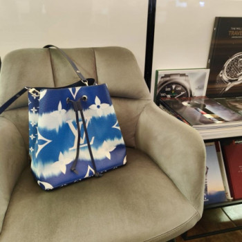 SAC A MAIN LOUIS VUITTON NEO NOE MM BLEU ESCALE (EDITION 2020)