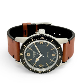 Longines - The Longines Skin Diver Watch L2.822.4.56.2