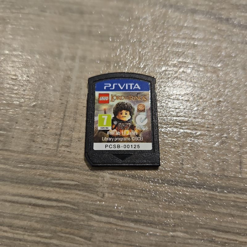 LEGO LORD OF THE RING PS VITA SANS BOITE