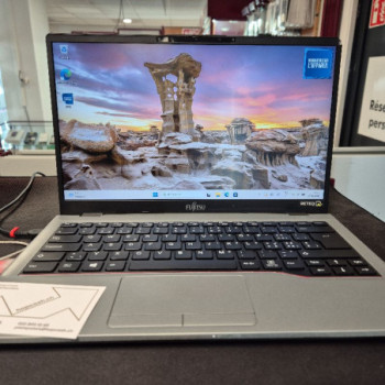 FUJITSU PC I7 11 16GB 512GB
