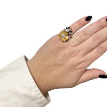 BAGUE OR BLANC 750 2 FLEURS EN NACRE + DMT 8.19GR