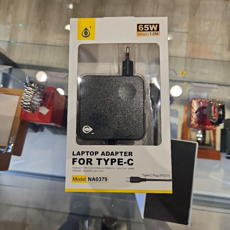 CHARGEUR UNIVERSEL PC 65W TYPE C