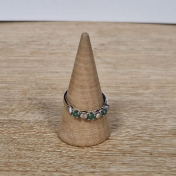 BAGUE OR BLANC 18CT PIERRE VERTE 2.66GRS T55