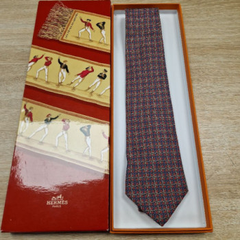 CRAVATE HERMES ROUGE BLEU SOIE