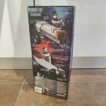 RESIDENT EVIL MAGNUM BLASTER AND KNIFE SET - NINTENDO WII