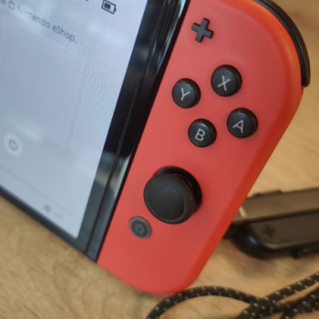CONSOLE NINTENDO SWITCH OLED ROUGE