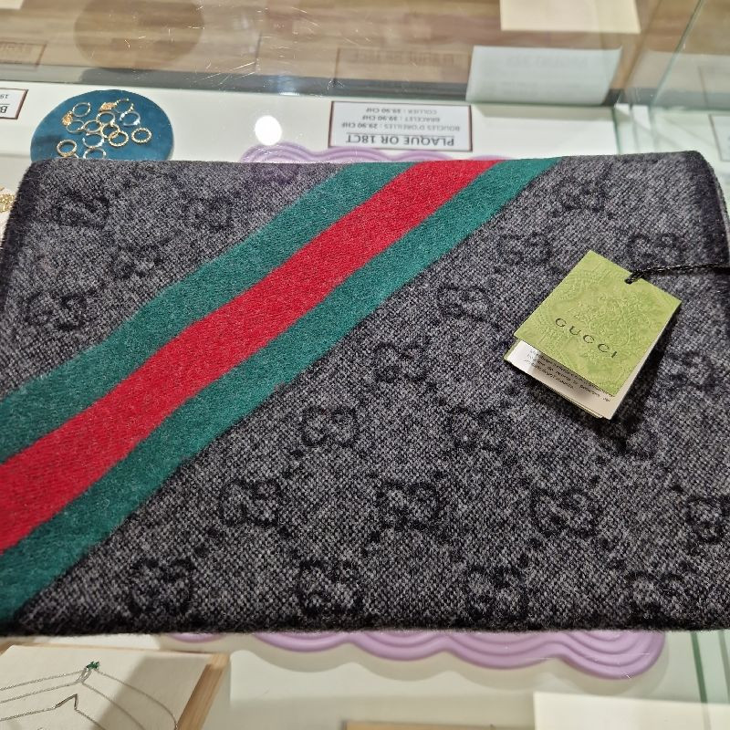 GUCCI ECHARPE EN LAINE GG GRIS FONCE