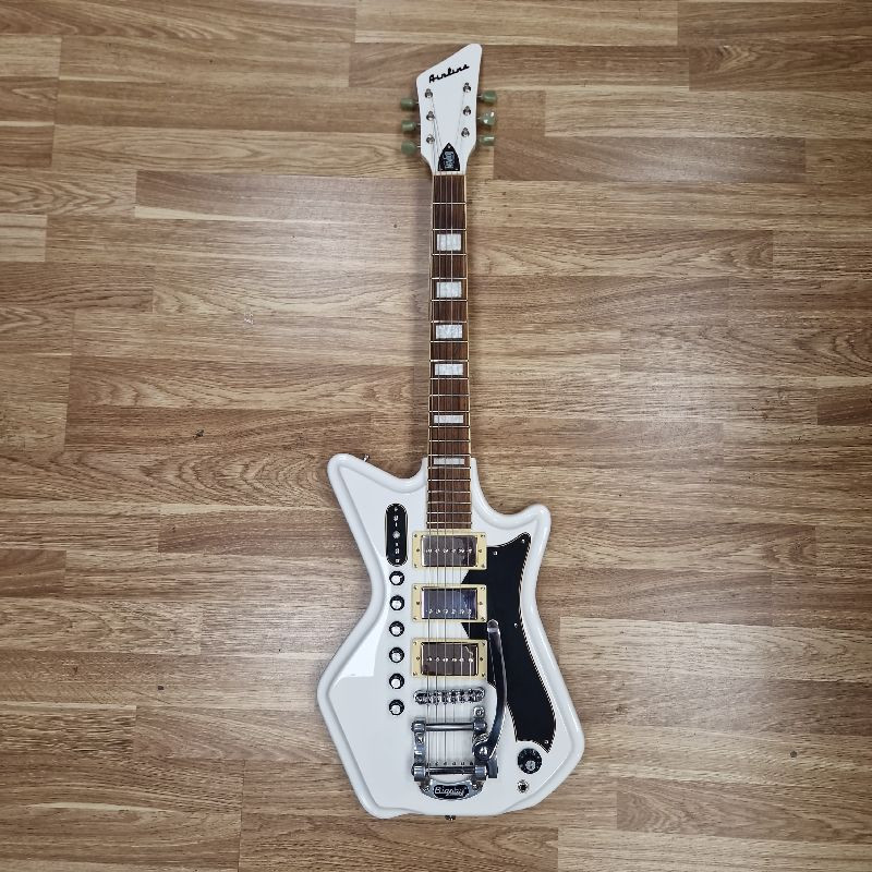 EASTWOOD BIGABY AIRLINE 59 3P DLX + COFFRE + SANGLE