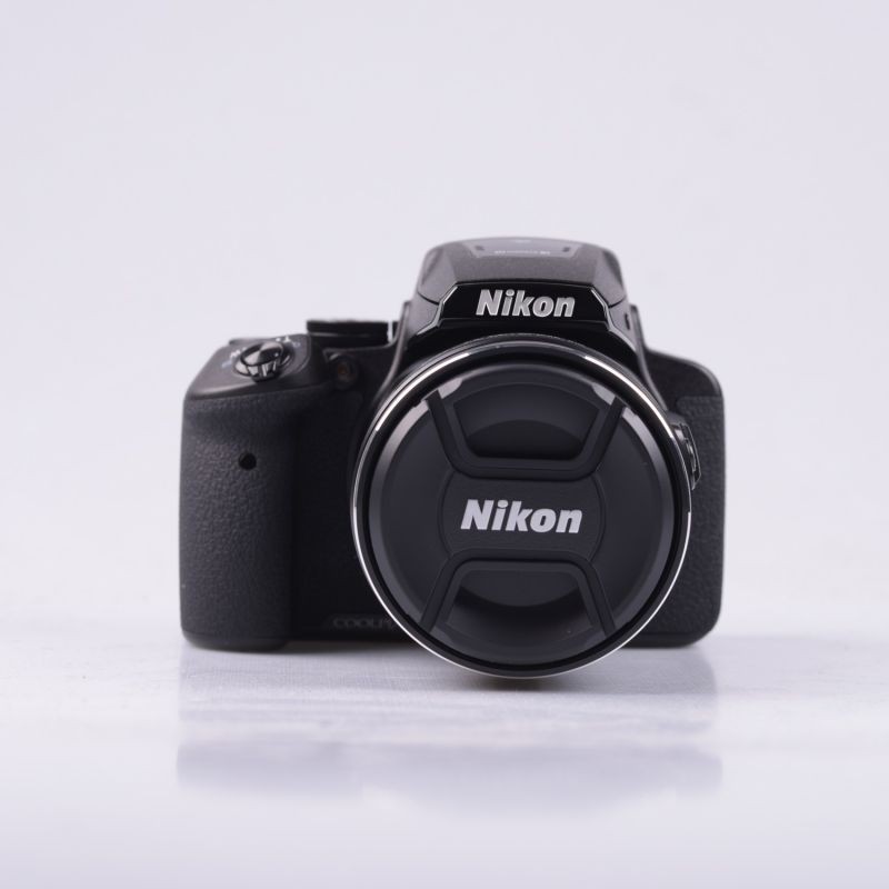 Nikon Coolpix P900 Bridge Camera - Black | High-Zoom Bridge Camera + BOITE