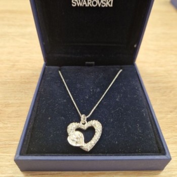 COLLIER SWAROVSKI HEARTH PENDENT