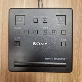 SONY RADIO REVEIL DAB+  XDR-C1DBP