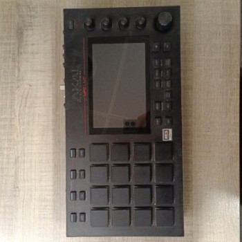AKAI MPC LIVE