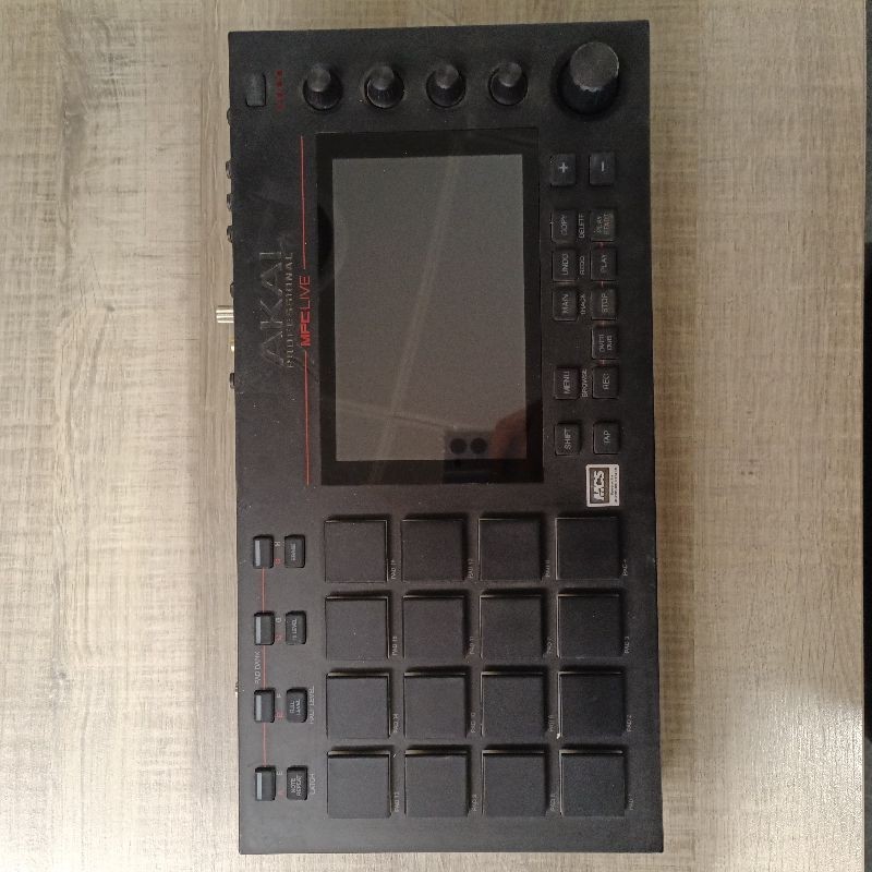 AKAI MPC LIVE