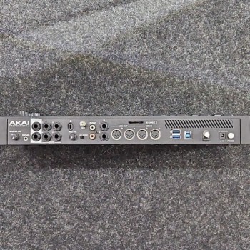AKAI MPC LIVE