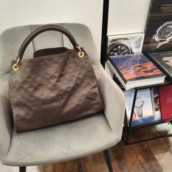 SAC A MAIN LOUIS VUITTON ARTSY MM CUIR EMPREINTE BRUN