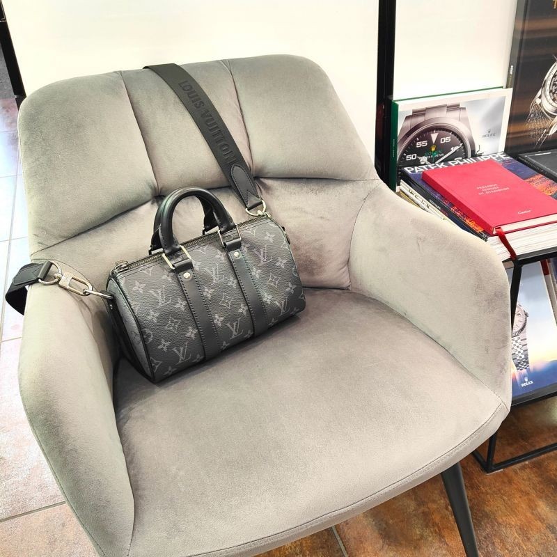 SAC LOUIS VUITTON KEEPALL 25 MONOGRAM ECLIPSE REVERSE