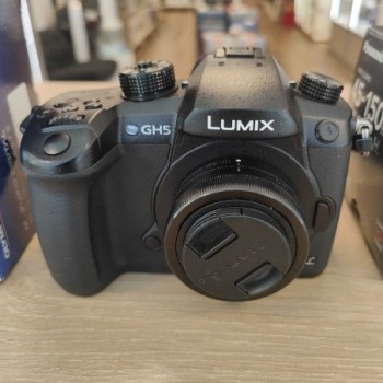 PANASONIC LUMIX GH5 + OBJECTIF 12-35MM / 45-150MM / OLYMPUS ED 75-300MM