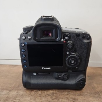 APPAREIL PHOTO CANON 5D MARK IV + GRIP 2 BATTERIES + BOITE