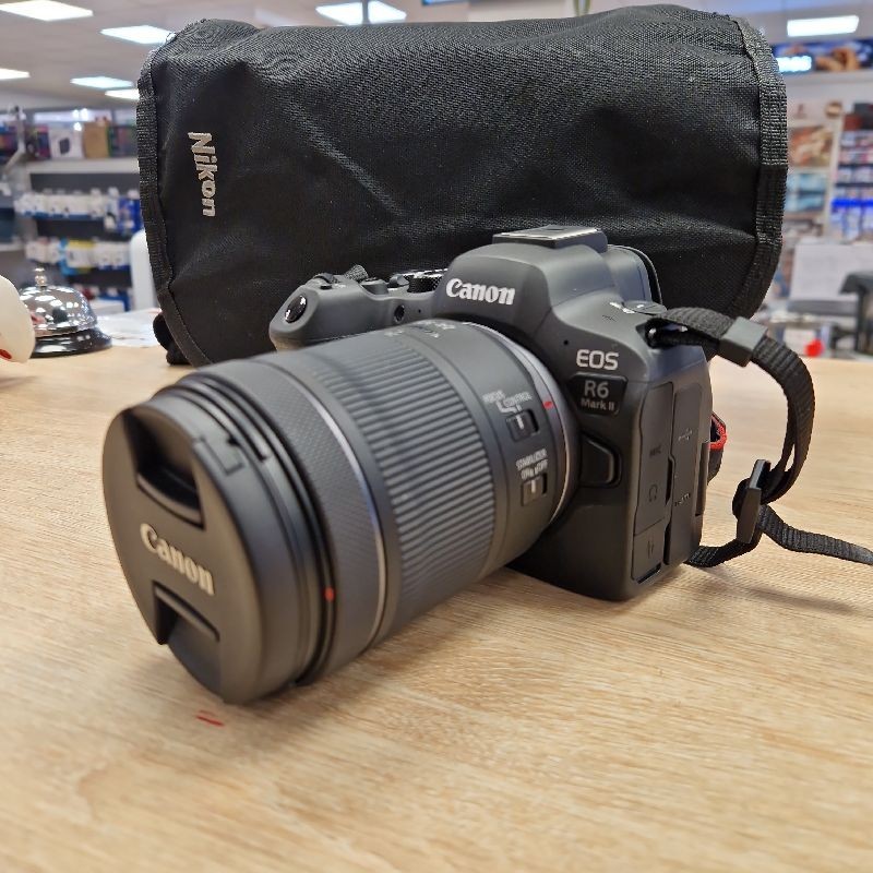 APPAREIL PHOTO HYBRIDE CANON EOS R6 MARK II + OBJECTIF RF 24-105MM F4-7.1 IS STM + HOUSSE