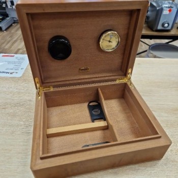 CAVE A CIGARE TRIADE 285X225