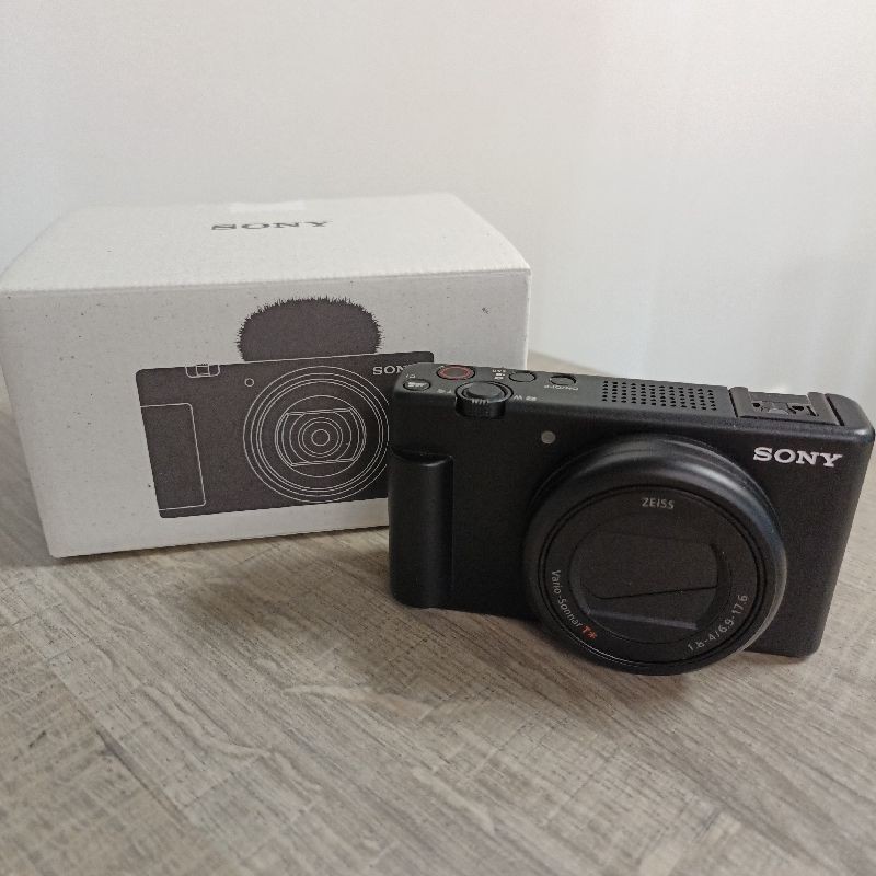 Sony ZV-1 II + 2 BATTERIES SUPP
