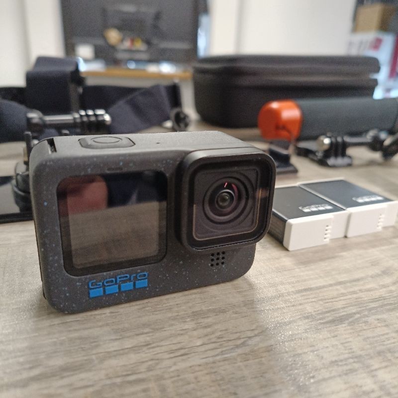 GO PRO HERO 12 BUNDLE ACCESSOIRES (AVEC 2 BATTERIES SUPP)