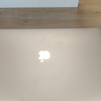 MACBOOK PRO 15INCH 16RAM 256GB 2.2GHZ 6 COEURS RADEON PRO 555X 2018