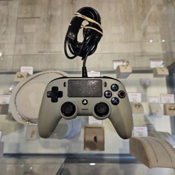 MANETTE PS4 NACON AVEC FIL GRIS