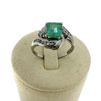 BAGUE PLATINE EMERAUDE 3.5 GRS