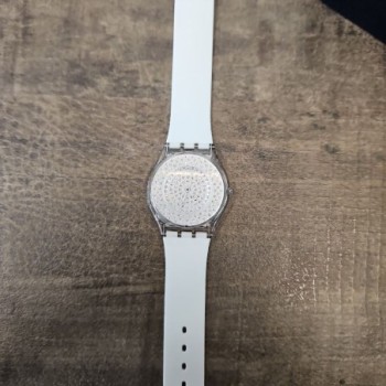 MONTRE SWATCH  LUSTROUS BLISS AVEC DIAMANTS AVEC CERTIFICAT DIAMANTS