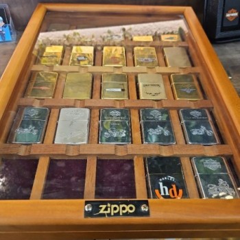 LOT ZIPPO HARLEY DAVIDSON 60 PIECES