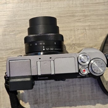 PANASONIC LUMIX DC-GX9T + 2 OBJECTIFS + 1 BATTERIE