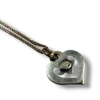 PENDENTIF O.J PERRIN LEGENDES OR BLANC 20X20 MM 18CT 4.41 GRS AVEC CHAINE OR BLANC 18CT 42CM SANS MARQUE 4.64 GRS