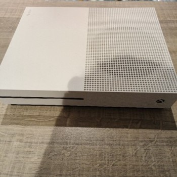 CONSOLE XBOX ONE S BLANCHE SANS MANETTE