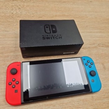 CONSOLE SWITCH V1 ROUGE BLEU + ACCES