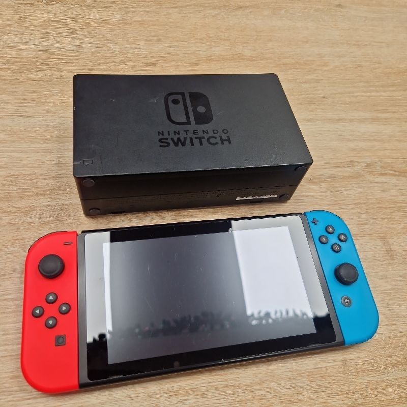 CONSOLE SWITCH V1 ROUGE BLEU + ACCES