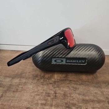 LUNETTE OAKLEY NOIR VERRE ROUGE