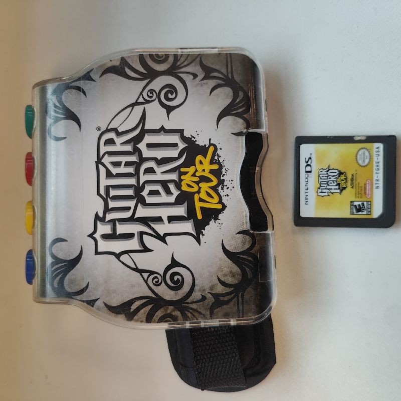 PACK GUITAR HERO ON TOUR DS + GUITAR GRIP