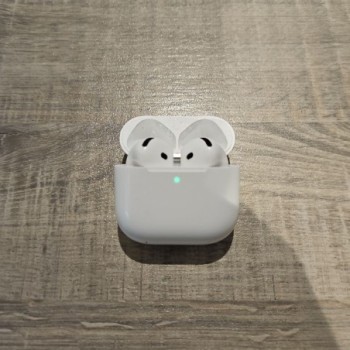 AIRPODS 4