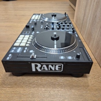 CONTROLEUR DJ RANE ONE