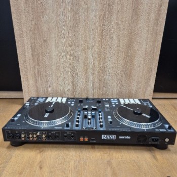 CONTROLEUR DJ RANE ONE