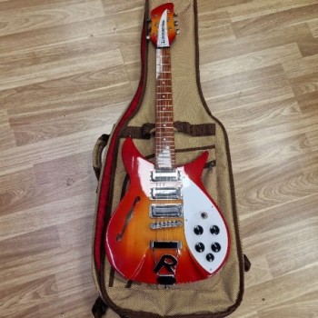 GUITARE RICKENBACKER 325, COULEUR CHERRY SUNBURST (REPLICA) + HOUSSE FENDER