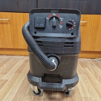 ASPIRATEUR INDUSTRIEL AUTOMATIQUE EAU ET POUSSIÈRE ISS 30-L