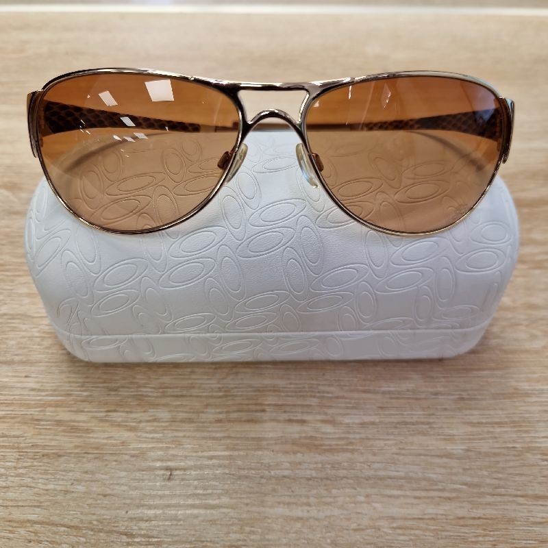 OAKLEY RESTLESS SUNGLASSES MODÈLE PEAU DE SERPENT